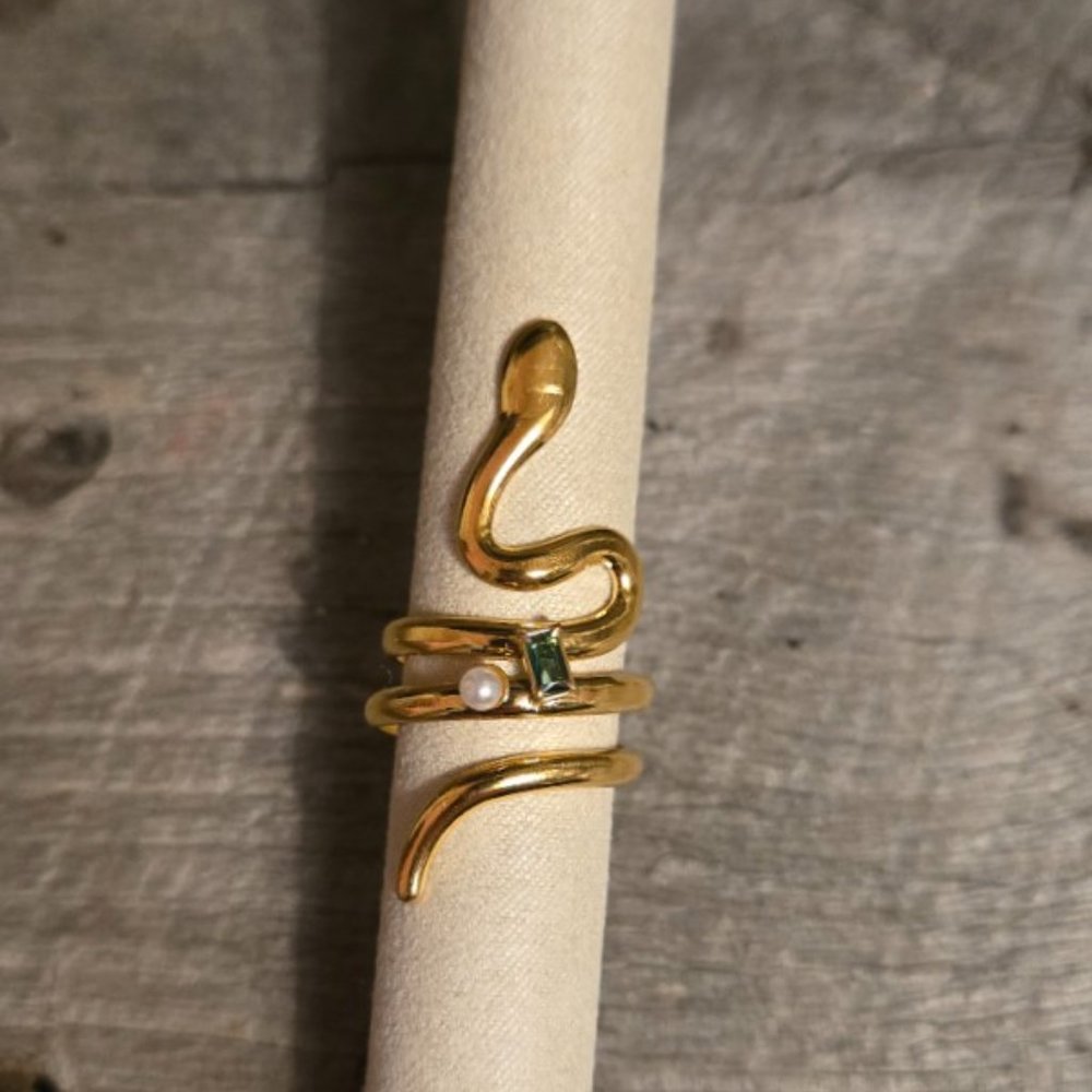 NWT Gold Snake Ring Emerald ZC Pearl Stainless Steel